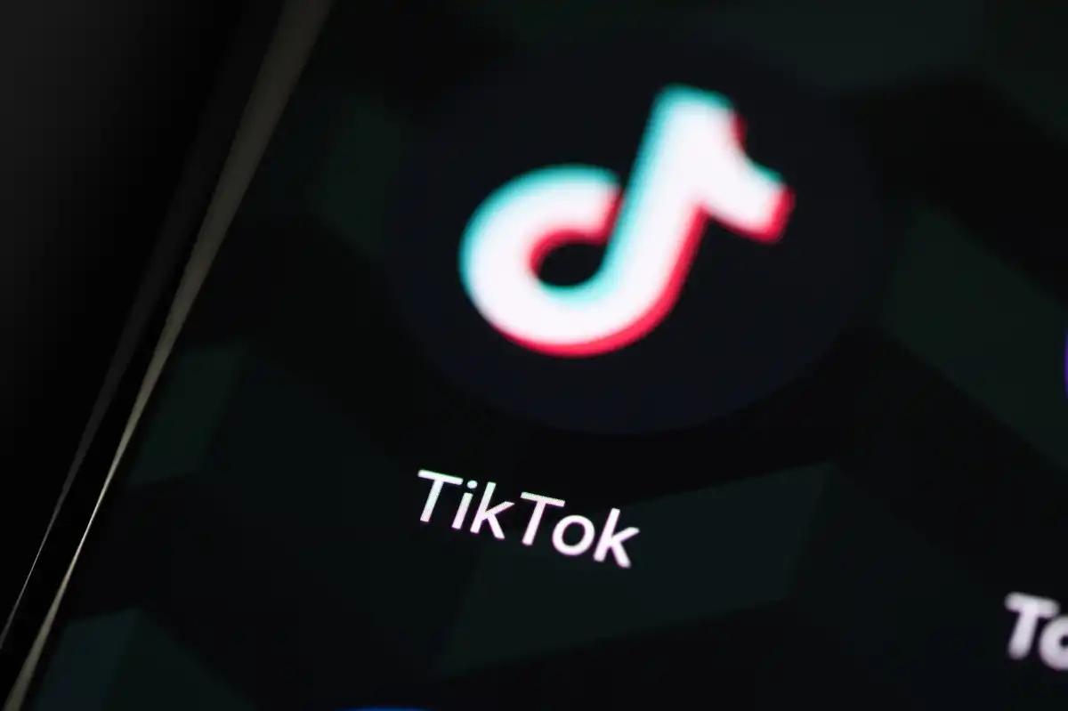 TikTokia painostetaan kieltämään kaikki totuus ja työntämään vain virallista narratiivia